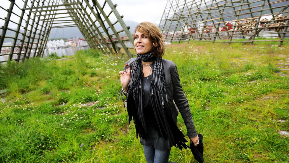 HJEMME: �E du nord�, synger Kari Bremnes p� sitt nye album �Og s� kom resten av livet�. Her er hun fotografert i Svolv�r i Lofoten, der hun vokste opp.
Foto: Erik Berglund / Dagbladet