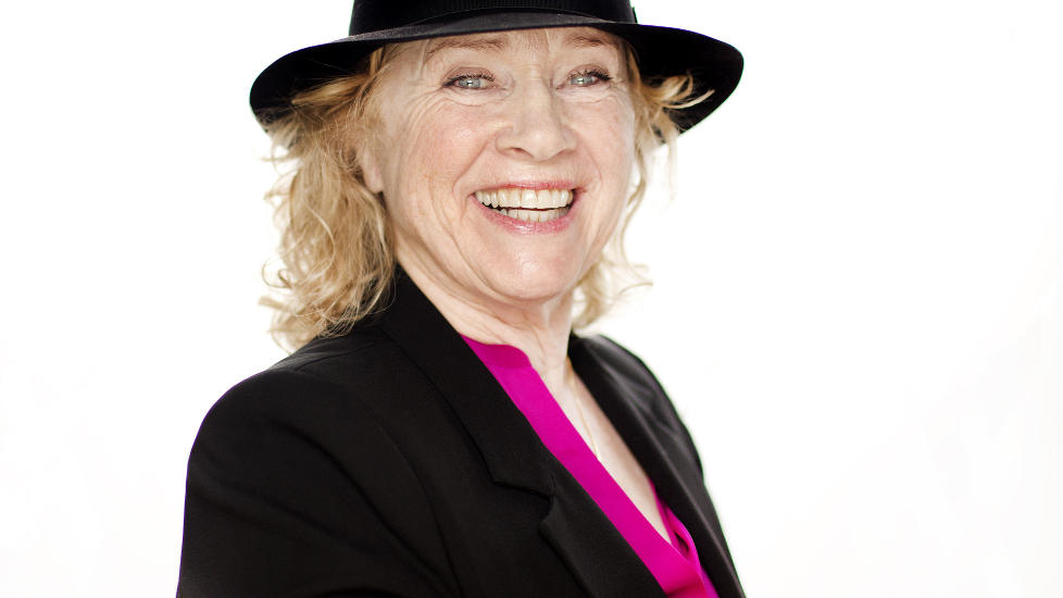 AKTIV DAME: Liv Ullmann kan se tilbake p� et rikholdig, interessant og spennende liv. I en alder av 73 �r har hun mer � gj�re enn noen gang. Foto: AGNETE BRUN