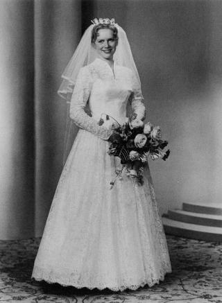 DRØM I HVITT: 13. august 1960 giftet Liv Ullmann seg for første gang. DRØM I HVITT: 13. august 1960 giftet Liv Ullmann seg for første gang.