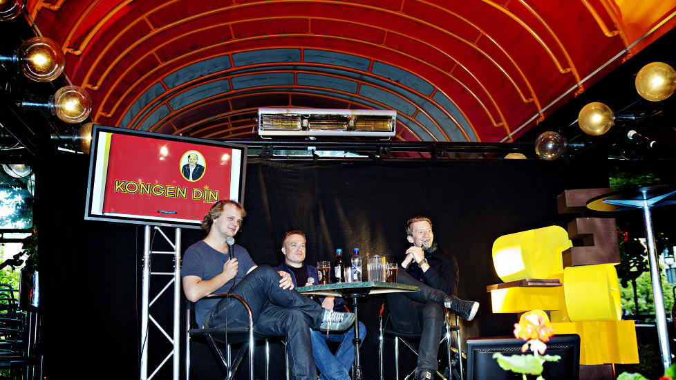 TWITTERHELT: Odd-Magnus Williamson er @KongenDin, men ikke @JensStoltenberg p� twitter. - Det er Anne Holt, sa han sp�kefullt under Oslo bokfestival. Foto:Nina Hansen / Dagbladet