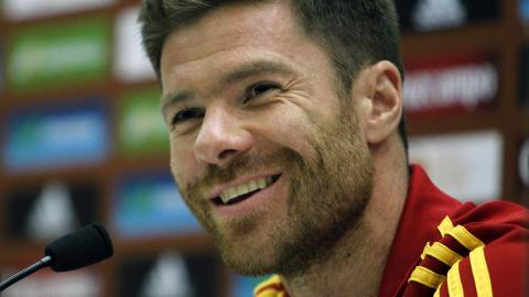 Skyldte penger: Liverpool skyldte visstnok en hemmeligholdt spanjol penger for Xabi Alonso. Foto: EPA/ANGEL DIAZ Skyldte penger: Liverpool skyldte visstnok en hemmeligholdt spanjol penger for Xabi Alonso. Foto: EPA/ANGEL DIAZ