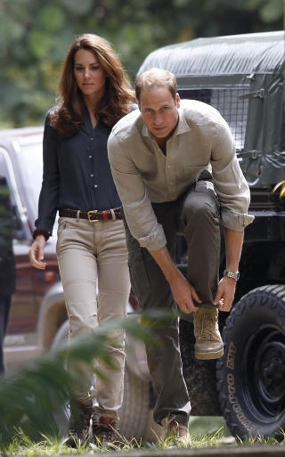 OPPRØRT: Prins William og Kate i Malaysia, der de er på representasjonsreise. Foto: AP / Vincent Thian / NTB Scanpix OPPRØRT: Prins William og Kate i Malaysia, der de er på representasjonsreise. Foto: AP / Vincent Thian / NTB Scanpix