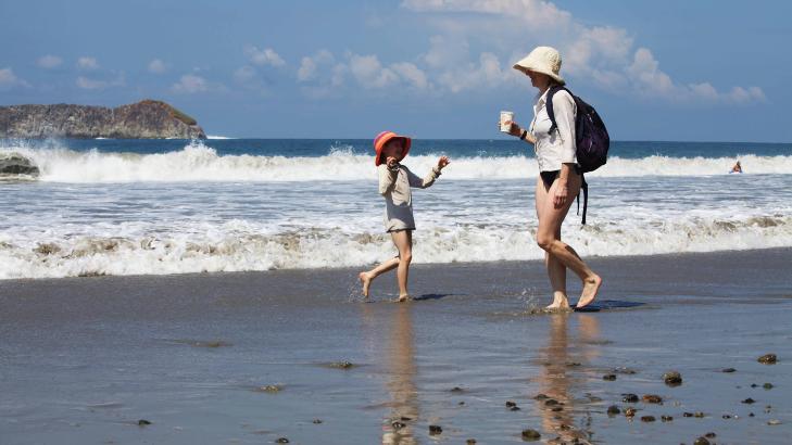 STRANDLIV: Flotte strender utenfor Manuel Antonio ved Stillehavskysten. Foto: TOM HELGESEN
