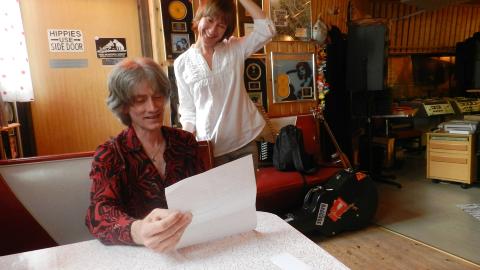 I STUDIO: Produsent Fats Kaplin og Hege Brynildsen. Foto: Omar �stli