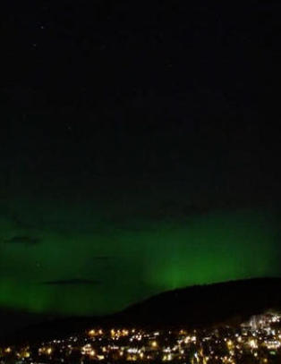 Her danser nordlyset over Oslo-himmelen i natt