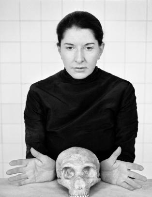 Marina Abramovic er performancekunstens popstjerne