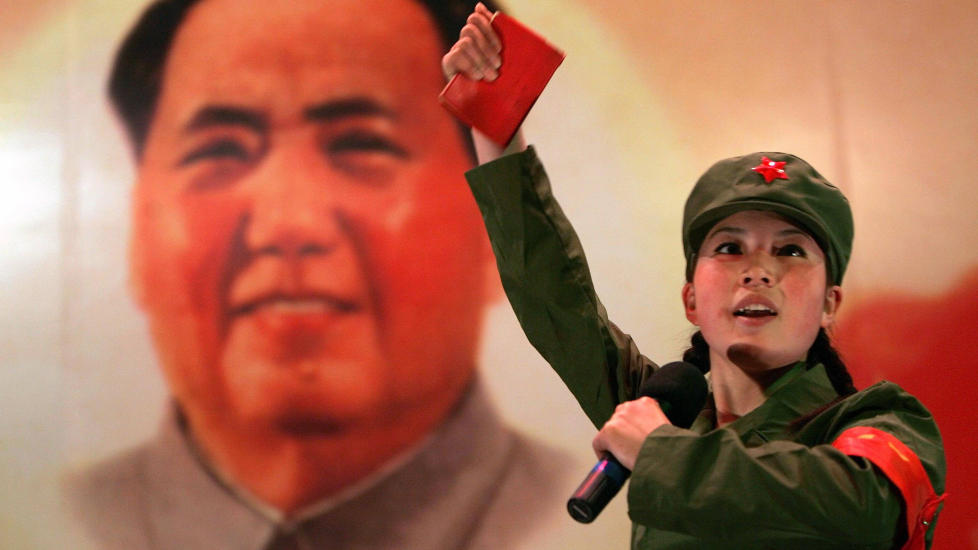 MAO F�R: Under Kulturrevolusjonen (1966-76) var r�degardistenes Mao-dyrkelse uten sidestykke. Foto: JASON LEE / REUTERS / NTB Scanpix