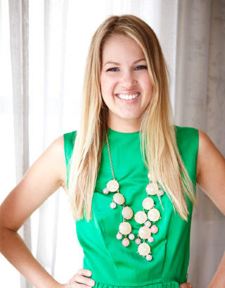 FARGEEKSPERT: Dagny Thurmann-Holseth er kreativ leder hos Fargerike. Hun mener nordmenn er klare for � omgi seg med mer farger. Foto: Privat