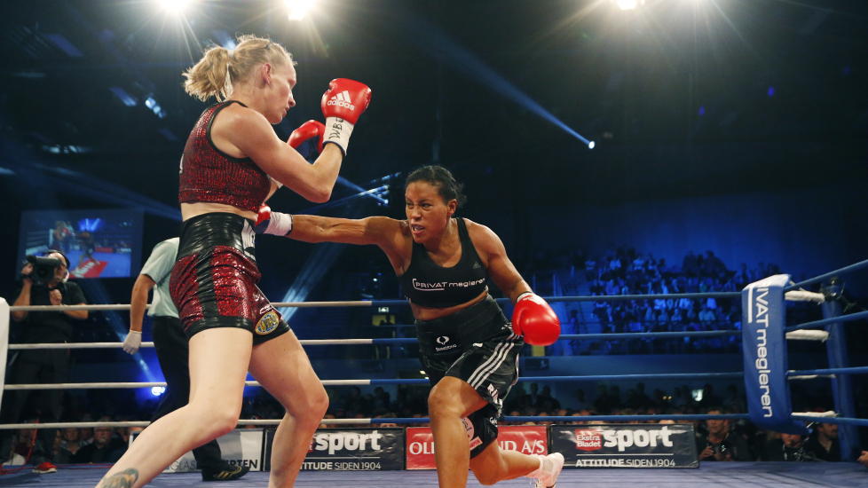 Sterk: Cecilia Br�khus vant kveldens storkamp mot Anne-Sophie Mathis i Nordic Fight Night.
Foto: NTB scanpix