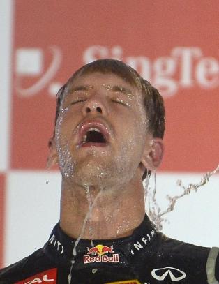 Vettel tok innp� Alonso etter seier i Singapore