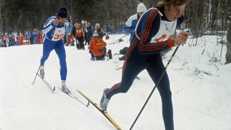  JAGES SELV:  Juha Mieto p� jakt etter gullvinner Nicolai Zimjatov under OL i Lake Placid 1980. N� er det den gamle finske langrennskongen som jages med dopingbeskyldninger i en ny dokumentarfilm. FOTO: NTB / EPU / SCANPIX.