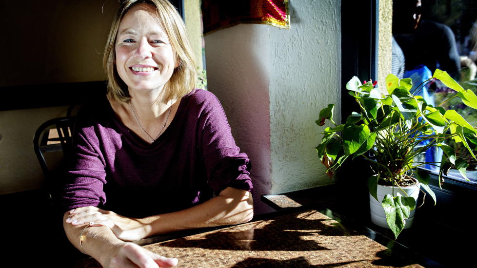 Oslo, 20120924. Trude Marstein, Om utroskap ut fra hennes siste roman Hjem til meg M�ter henne p� Gr�nland i Oslo der litt av handlingen finner sted, Punjab Tandoori.
Foto:Nina Hansen / Dagbladet