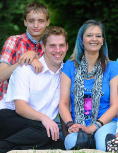 V�knet opp fra koma, trodde �ret var 1998