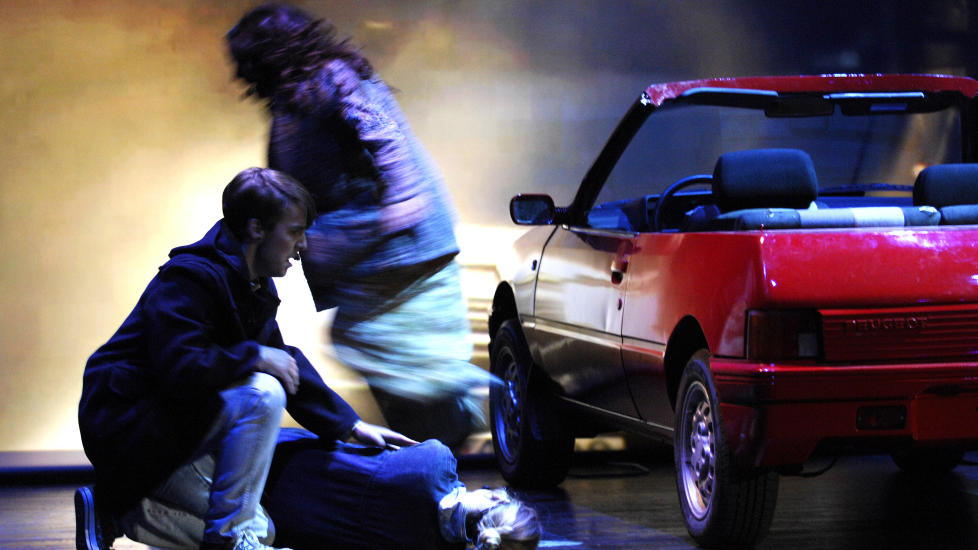 SCENER FRA ET UNGDOMSLIV: Christer (Espen Solsbak) kj�rer i fylla og skader et annet menneske. Hvordan preger det livet hans etterp�? Foto: Dag Magne S�yland