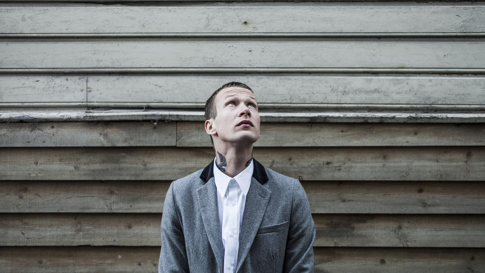 FRONTFIGUR: Vokalist og tekstforfatter John Olav Nilsen f�rer an, men ogs� resten av gjengen imponerer p� �For sant til � v�re godt�. Foto: EMI.