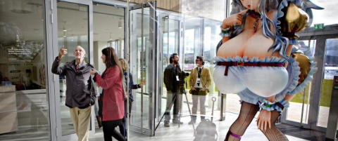 - Kontrasten mot Renzo Pianos smakfulle stil kunne ikke v�rt st�rre