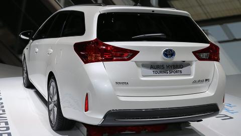 NY: Toyota Auris som stasjonsvogn fikk sin debut p� bilutstillingen i Paris. FOTO: Toyota