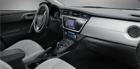 HYBRID: Bildet viser f�rermilj�et i hybridmodellen. FOTO: Toyota