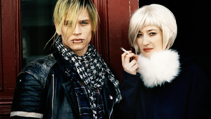 LIVET P� GATA:  Kalle (Vinzenz Kiefer) er hjeml�s p�nker. Irina (Alba Rohrwacher) lever som gateprostituert. Filmen er bare litt mer troverdig enn dette bildet.