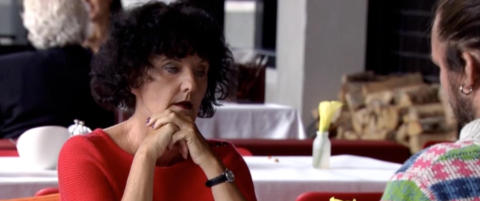 Her tror livredd Unni Lindell at �Dagbladet�-reporter er bev�pnet