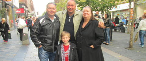 Roger (50) fant familien i Glasgow