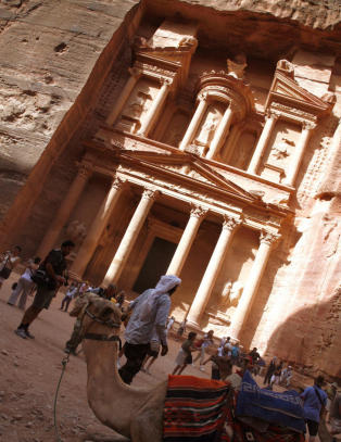 Har g�tt fra � v�re s�rt og smalt til � hylles med lovord