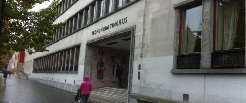 Tiltalt idrettskjendis
m�tte ikke opp i retten i dag