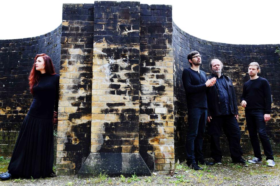 ELINA DUNI: Den albanske sangeren med den store stemmen debuterer i kvartettformat p� ECM med sine tre sveitsiske musikere. PRESSEFOTO: BLERTA KAMBO