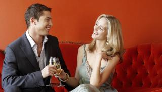 TRIGGER LYSTEN: - R�dt fremmer en t�ff sex, ikke n�dvendigvis romantisk. Det gj�r imidlertid oransje, som er livsgledens farge, forteller Tove Steinbo. Illustrasjonsfoto: Thinkstockphoto.com