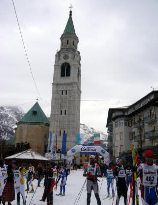 N� kan du bli med p� Italias vakreste skitur