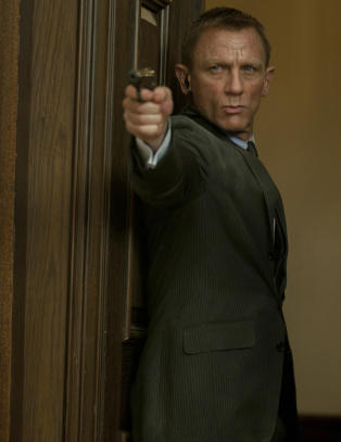 - Den er blant de fem beste James Bond-filmene