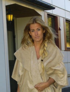 Plutselig ble kabinen fylt av r�yk, og passasjerene ropte �l�p, l�p, l�p�