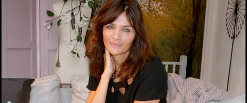 Helena Christensen f�r britiske husm�dre til � se r�dt
