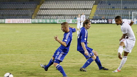 FREKK OG FREIDIG: Joshua King gjorde likeså greit alt på egenhånd da han sikret norsk seier i Kypros med sitt 3-1 mål. Foto: Håkon Mosvold Larsen / NTB Scanpix FREKK OG FREIDIG: Joshua King gjorde likeså greit alt på egenhånd da han sikret norsk seier i Kypros med sitt 3-1 mål. Foto: Håkon Mosvold Larsen / NTB Scanpix