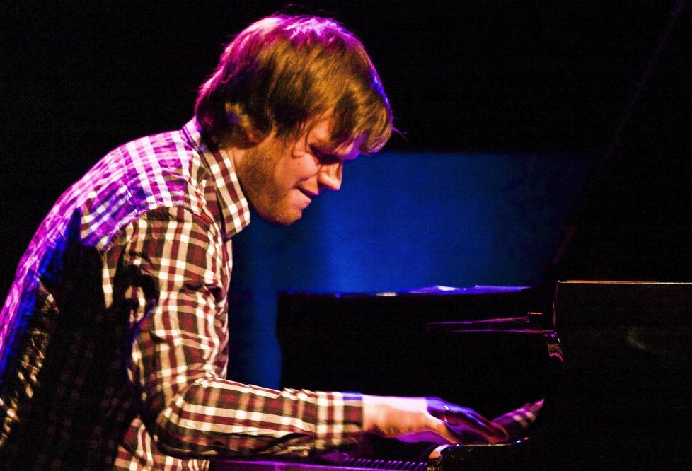 DAG-FILIP ROALDSNES: Albumdebuterer med �F�rst�, i en original besetning der saksofon, klarinett og trommer utgj�r den �vrige klangpaletten. FOTO: TERJE MOSNES