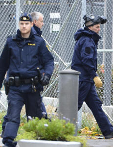 Fant etsende, hvitt pulver i konvolutt  - ambassaden evakuert