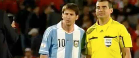Dommeren ville ta bilde med Messi