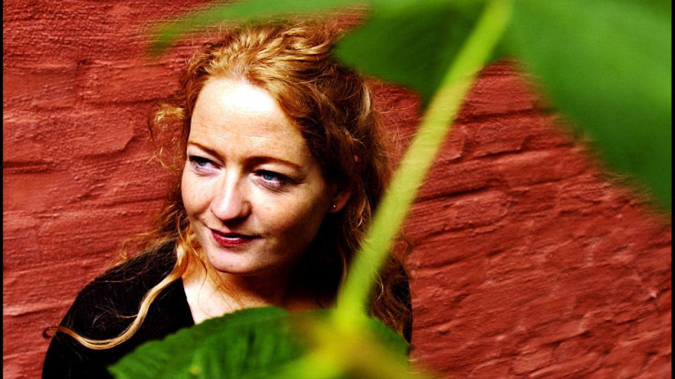 FLAT FORTELLING: Heidi Lindes nye bok er et skuffende fors�k p� feelgood. Foto: Andrea Gjestvang/Dagbladet