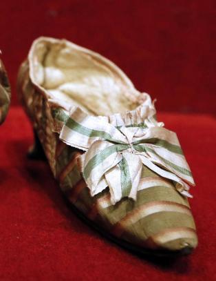 Disse skoene ble solgt for 370 000 kroner