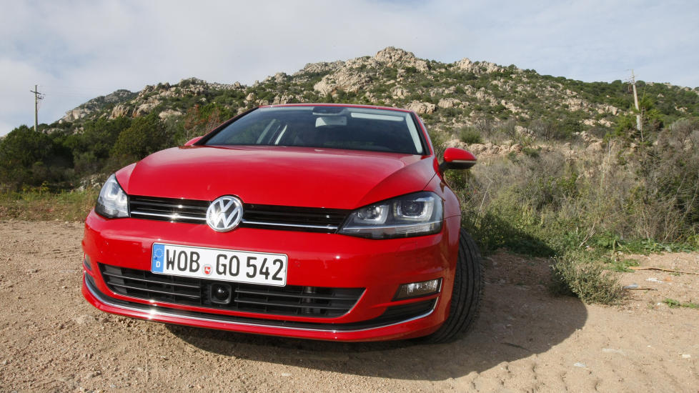 DIESEL-D�DARE? Denne Golfen kan fort s�rge for at en bensinvariant selger mer enn diesel for f�rste gang p� lenge. S�pass spennende og attraktiv er den nye 1,4 TSI. Alle foto: Tormod Brenna