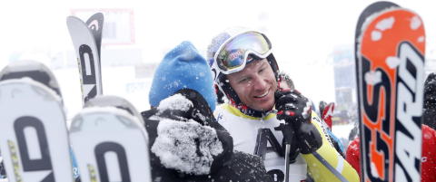 Stiv nakke og bl� hofte for Aksel Lund Svindal