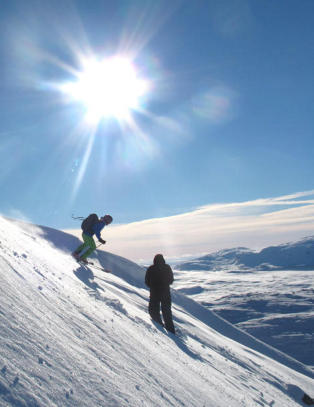 N� er det sesongstart b�de bortover og nedover