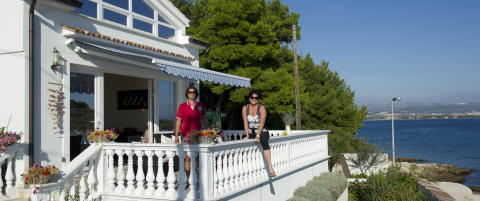 - N�rmere havet enn dette kommer vi ikke.