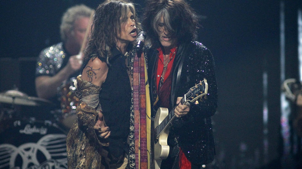 TILBAKE TIL UTGANGSPUNKTET: Steven Tyler (t.v.) og Joe Perry i Aerosmith fra en konsert i Las Vegas i september i �r. Foto: Steve Marcus / Reuters /NTB Scanpix