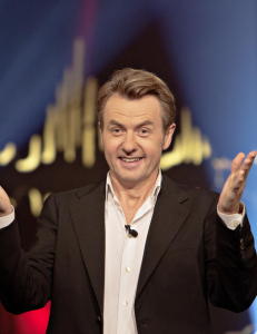 �Det er fredagskveld i verdens rikeste land. Det eneste som gj�r vondt, er TV-underholdningen�