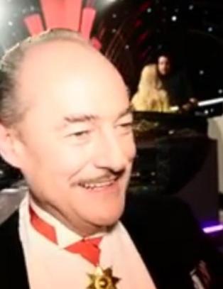 - Det blir diverse erotisk opphissende dansing