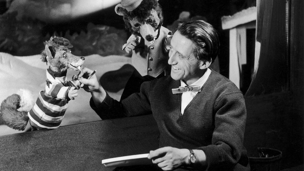 THORBJ�RN EGNER ble en gang beskrevet av Folkets Dagblad i Beijing som �s� blid som langsomt drivende skyer p� en bl� himmel, og flytende som en sakte elv�.