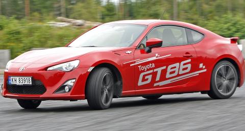 MORO: Toyota er endelig p� banen igjen med en liten sportsbil, som koster fra 457 000 kroner. FOTO: Petter Handeland
