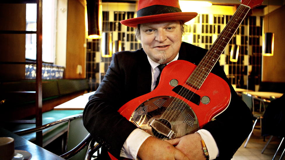 NY LINJE: Knut Reiersrud melder overgang til klassisk musikk - men bare tilsynelatende. H�r hva som skjer n�r han kombinerer den med blues. Foto: Lars Eivind Bones / Dagbladet