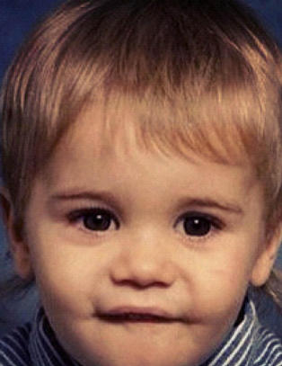 Ser du hvem dette lille sjarmtrollet er?